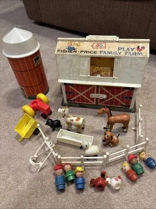 De colección 1967 Fisher Price Family Farm Little People Barn - Imagen 1 de 19