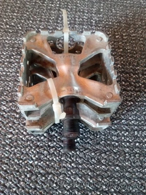 Pedais de helicóptero 1 Pr OCC VP-717 9/16 em Schwinn Stingray Platform Cruiser anos 90  - Imagem 1 de 4