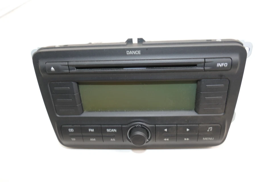 Skoda Fabia 5J Radio Dance CD- Player 5J0035161A mit Code - Bild 1 von 4