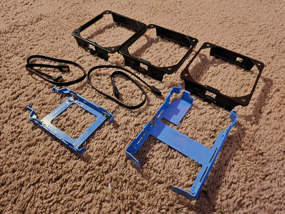 3 Genuine Dell Alienware Aurora R14 Black Fan retainers ohtkp6 + extaas - Image 1 of 3