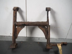 SUZUKI T500 TITAN T 500 - 7499 - 42100-15000 MAIN STAND CENTER - Picture 1 of 3