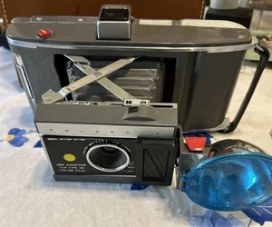 Cámara terrestre fotográfica Polaroid J66 vintage con estuche de cuero, bombillas, flash - Imagen 1 de 19