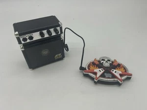 Guitar Hero: Air Guitar Rocker | Beide Bilder und Tonabnehmer, Verstärker & Gürtelschnalle - Bild 1 von 4