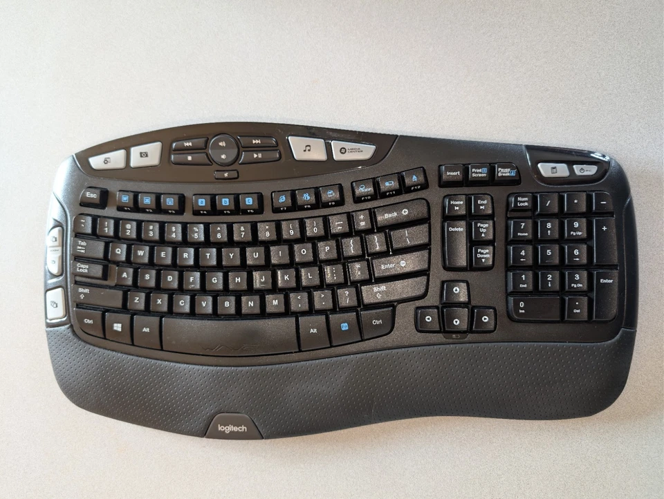 Logitech K350 Wireless Wave Keyboard No USB Dongle Tested Works! Good condition  - Image 1 of 4