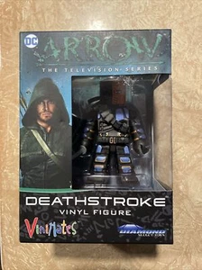 Vinimates DC Arrow TV Show Deathstroke Vinyl Figure (The CW Network) - Picture 1 of 4