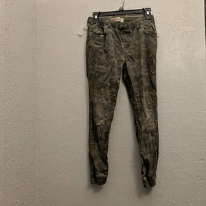Levi's Camo Joggers Skinny Tapered Drawstring Size 27x29 Women Or 14 reg Kids - Picture 1 of 10