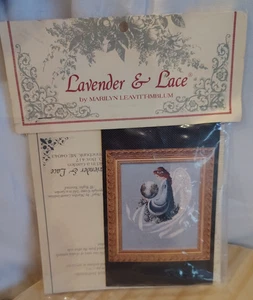 Lavendel & Spitze Erde Engel Stichmuster LL16 - Bild 1 von 6