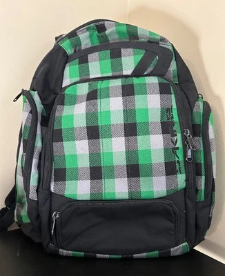 MOCHILA GRANDE DAKINE KRABAO GRN/NEGRO/GRIS BLOQUES $25 ENVÍO GRATUITO Foto 1 de 4