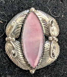 Vintage Sterling Silver Pink Mother of Pearl Shell w side Leafs Size 5.5 - Picture 1 of 5