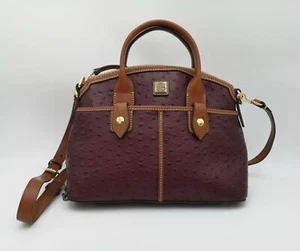Dooney & Bourke Damen Burgunder Strauß gewölbte Reißverschluss Tasche gebraucht Zustand - Bild 1 von 7