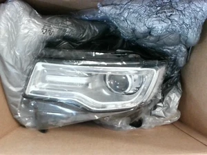 MOPAR 68144709AE NEU Frontscheinwerfer links Jeep Xenon (1 Stück links) - Bild 1 von 4