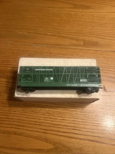 MEHANO? HO SCALE NORTHERN PACIFIC NP 89001 HYDRA CUSHION STOCK CAR - Picture 1 of 6