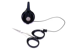 C&F Design Flex Pin-On Reel/Scissors - Imagen 1 de 3