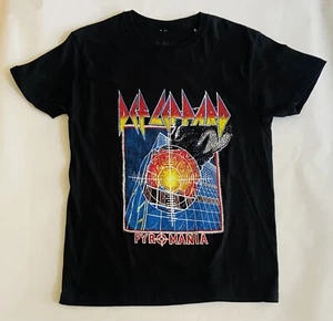 Def Leppard Pyromania Album Cover Men's T Shirt  (Medium)￼ - Picture 1 of 7