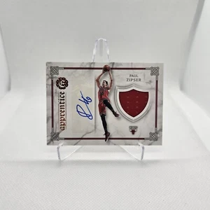 2016-17 Panini Excalibur Paul Zipser Bulls Rookie Player-Worn Patch Auto #11 - Picture 1 of 2