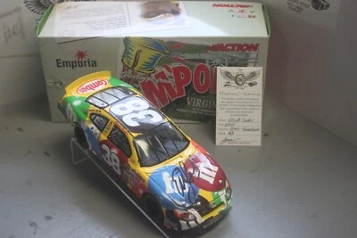 Elliott Sadler M&M's 2005 ciudad natal 1/24 acción NASCAR diecast autografiado Foto 1 de 3