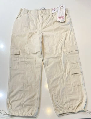 Celebrity Pink Beige Women's Wide Leg Parachute Pants. Tan Size: M - New - Image 1 of 4
