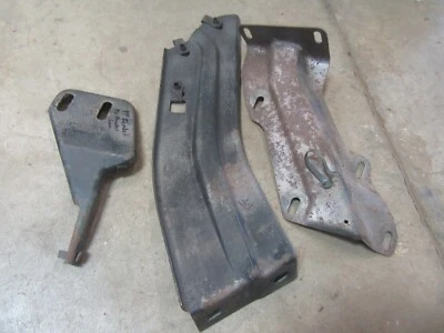 Cadillac 1971 sedán Deville guardabarros interior delantero cortafuegos soportes de montaje PF Foto 1 de 2