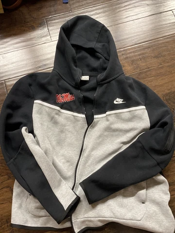 Nike Ole Miss Basketball Men’s XXL Team Issued Tech Jacket Cover