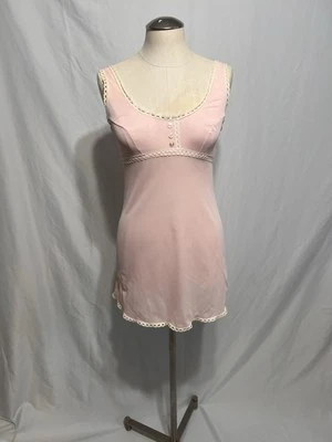 Pantalón corto vintage rosa con encaje Foto 1 de 4