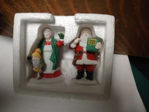 VINTAGE DEPARTMENT 56  VILLAGE SANTA AND MRS CLAUS SET OF 2 - Bild 1 von 1