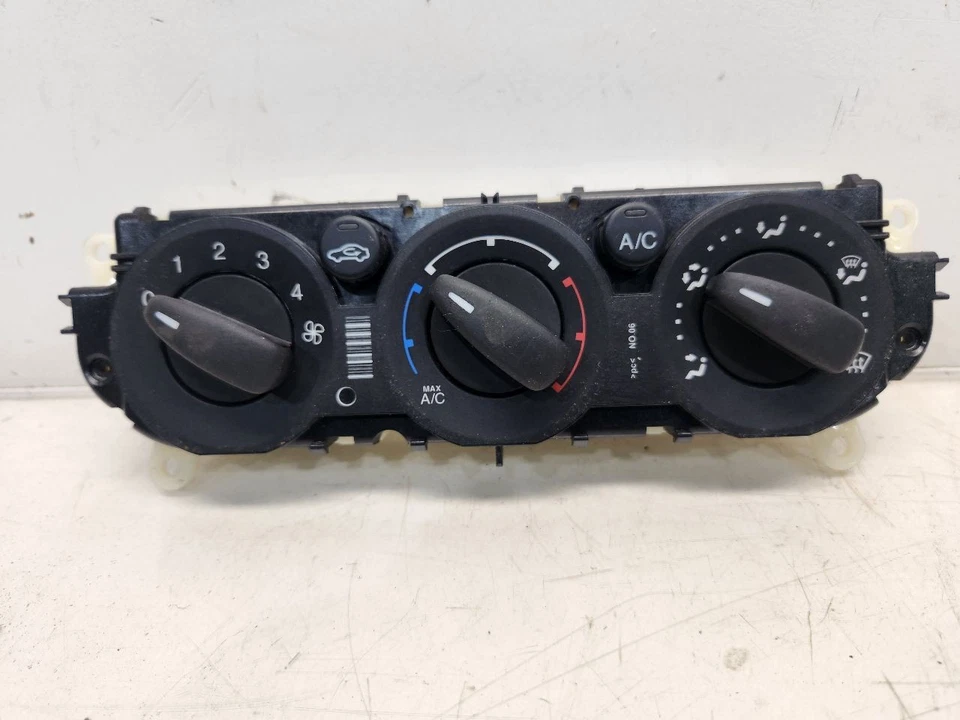 2013-14 福特福克斯(汽油)温度控制-手动温度 — 第 1/4 张图片