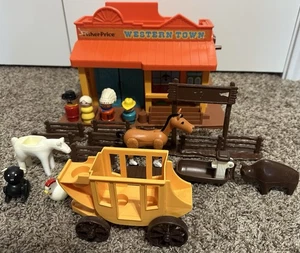 Vintage Fisher Price Little People Play Family Western Town 934 Cowboys Wagon - Bild 1 von 9
