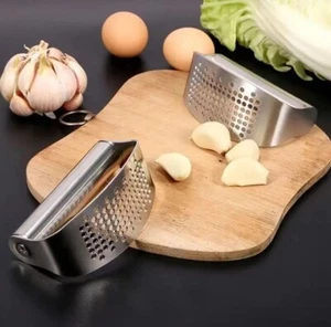 1 Garlic Masher Crusher Mincer Kitchen Tool  - Picture 1 of 6