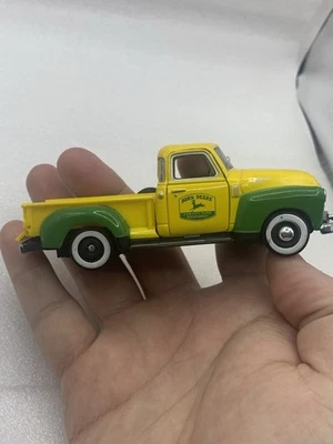 Camión Chevrolet Chevy 3100 1950 John Deere escala 1/43 AJ Foto 1 de 4