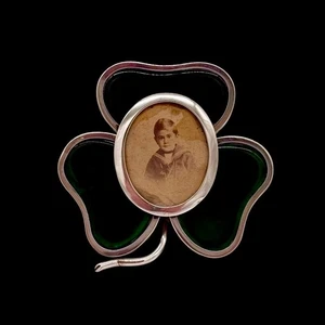 Victorian Silver Shamrock Picture Frame 1896 - Picture 1 of 7