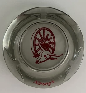Cenicero de vidrio ahumado vintage de HARVEY'S Hotel - Imagen 1 de 1
