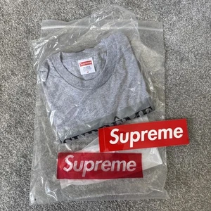 Camiseta Supreme D’hiver, Talla M - Imagen 1 de 4