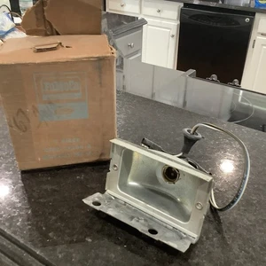 Nos 1967 Ford Galaxie RH Front Parking Lamp C7AZ-13206-A - Picture 1 of 4