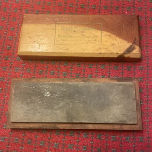 Vintage Hard Arkanas Sharpening Stone Oilstone Wood Box USA 🇺🇸 - Picture 1 of 16