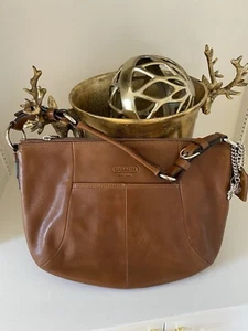 Coach Bolso Hobo Cuero Marrón 12683 con Llavero Diligencia Nuevo con Recibo - Imagen 1 de 15