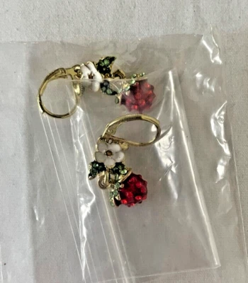 PENDIENTES KIRKS FOLLY GT FLOR DE FRESA palanca Foto 1 de 2