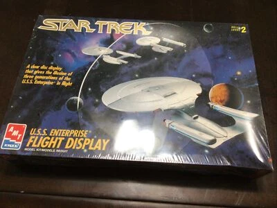 AMT/ERTL Star Trek U.S.S. Enterprise Flight Display - 1/2500 Scale - 1995 Kit - Image 1 of 3