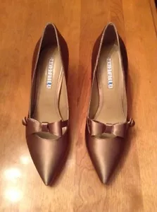 Gorgeous New David Tutera Champagne Satin Pumps-A Perfect Wedding Shoe! Size 7.5 - Bild 1 von 2