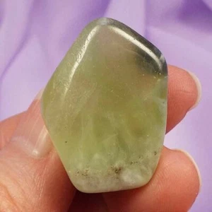 Epidota en Prehnite Tumblestone 'Bloques emocionales transparentes 18,0 g SN15772 - Imagen 1 de 4