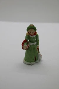 Lefton Colonial Village Christmas The Eberhardts Girl with Poodle Figur - Bild 1 von 3