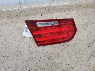 Luz trasera izquierda del conductor montada en la cubierta para BMW 320i 301554 12-15 Foto 1 de 4