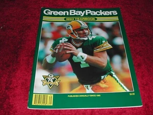 1993 Green Bay Packers NFL Team Annual Yearbook Brett Favre 2nd year - Picture 1 of 1