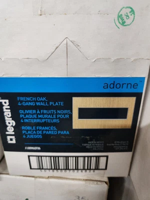 Paquete de 4 placas de pared de 4 velocidades de roble francés Legrand Adorne nuevas Foto 1 de 3