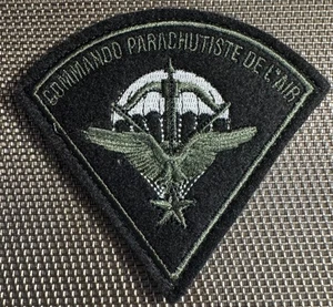 ECUSSON PATCH COMMANDO PARACHUTISTE DE L’AIR. (ECU 88) - Picture 1 of 2