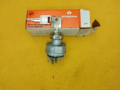 GENUINO NUEVO OEM CONJUNTO DE INTERRUPTORES INTERNACIONALES ENCENDIDO Y ARRANQUE 468438C91 NOS Foto 1 de 4