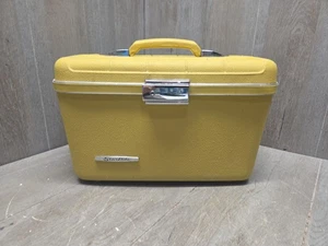 Vintage Rare Starflite Mustard Yellow Mid-Century Train Cosmetic Carry Case - Picture 1 of 10