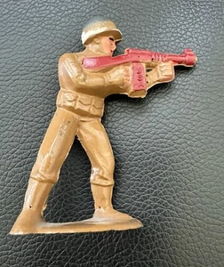 Barclay Manoil Soldier Tommy Gun WW2 White Helmet - Picture 1 of 7