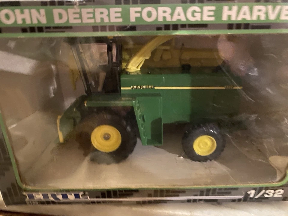 John Deere 6850 Forage Harvester ERTL 1/32 chopper box diecast farm equipment Z - Image 1 of 3