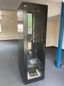 42U Server Rack Cabinet 199cm x 80cm and built in fan - Picture 1 of 4