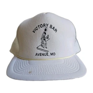 Gorra ajustable Victory Bar Avenue, MD Team blanca de colección - Imagen 1 de 2